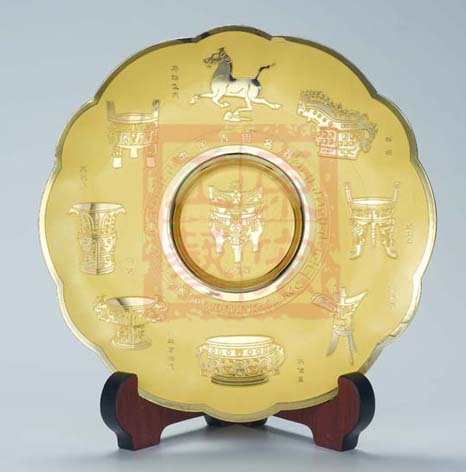 鍍金梅花形紀念盤定做.jpg