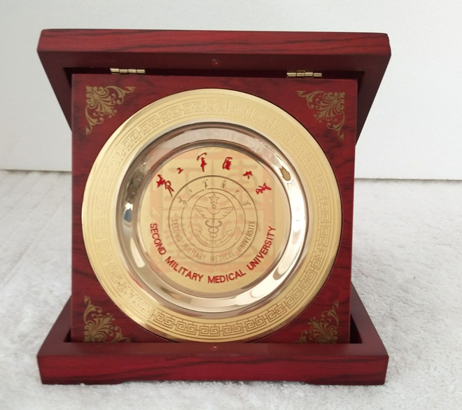 大學(xué)紀(jì)念盤定做.jpg