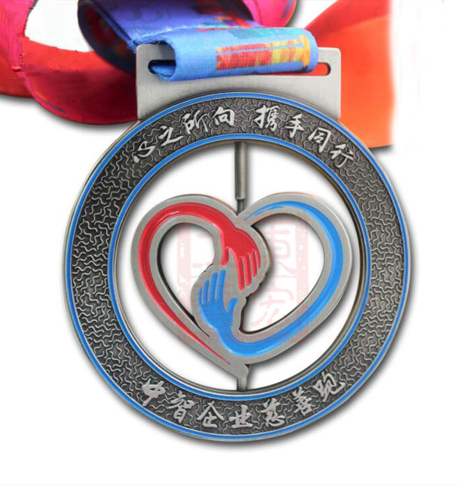 轉(zhuǎn)動(dòng)式獎(jiǎng)牌制作廠家.jpg