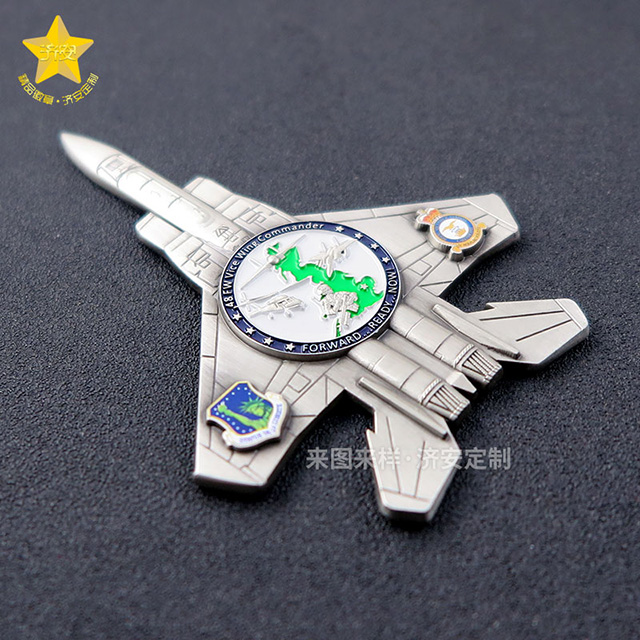 飛機(jī)模型徽章,定制金屬徽章文創(chuàng)禮品、品牌禮贈品成為一種潮流趨勢