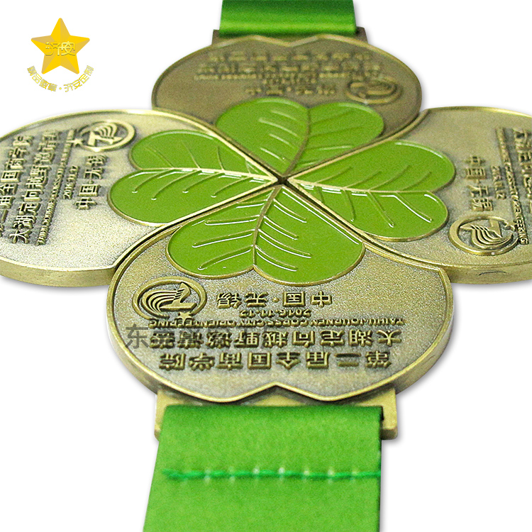 定向越野賽獎(jiǎng)牌定制廠家,創(chuàng)意四葉草拼接組合運(yùn)動(dòng)獎(jiǎng)牌